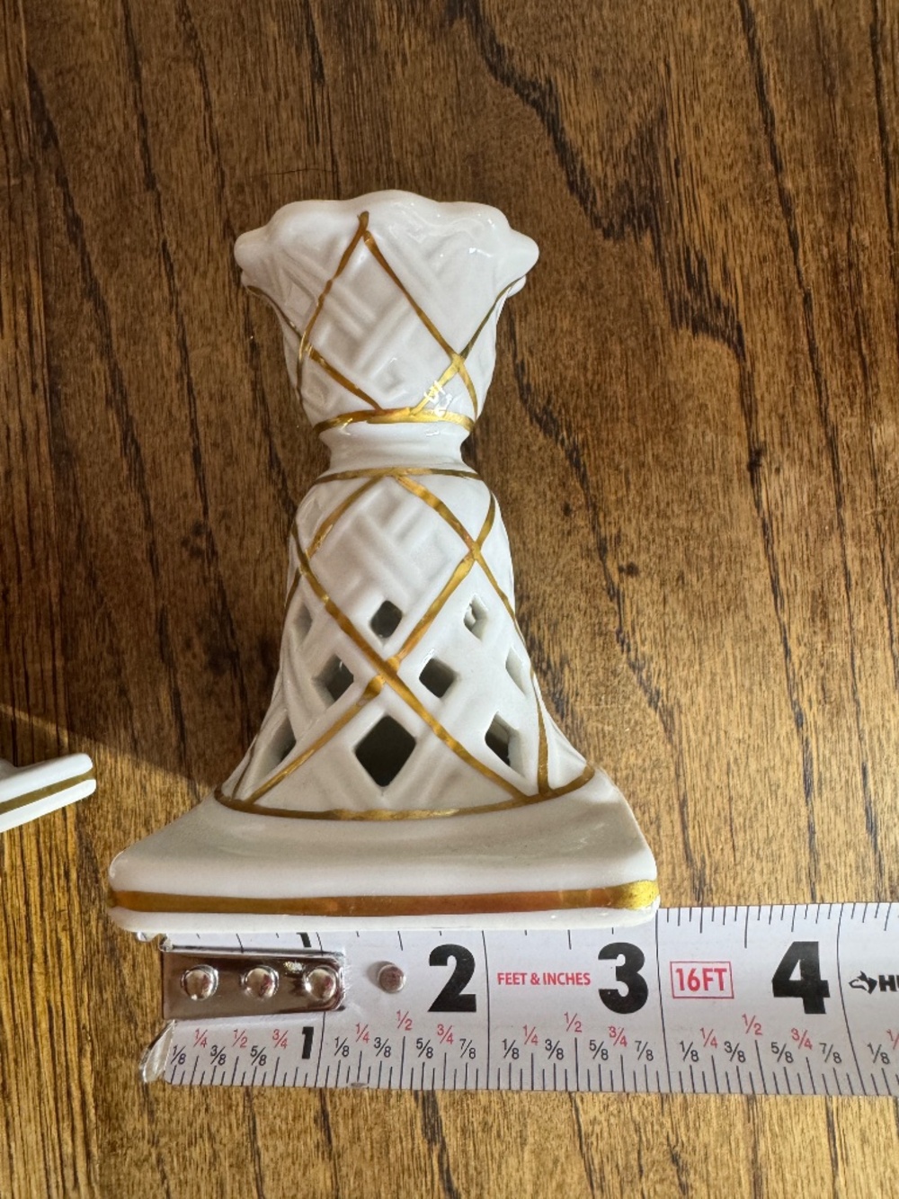 Vintage Lipper Mann Creations White Porcelain Candlestick Holders Set of 2 - Picture 8 of 11